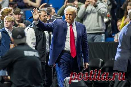 Пелоси призвали не радоваться возможному аресту Трампа. Не следует радоваться возможному аресту экс-президента США Дональда Трампа, призвали экс-спикера Палаты представителей Нэнси Пелоси. По ее словам, у бывшего лидера его не получится скрыться от своих правонарушений, проявления неуважения к выборам и подстрекательств к насилию.