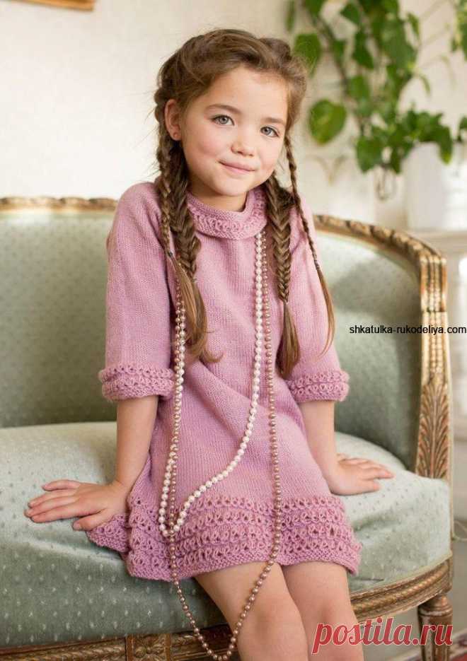 Розовое платье с рюшами на 6-8 лет.