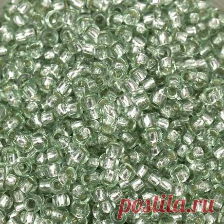 Бисер чешский PRECIOSA "Огонек" круглый 10/0, бледно-зеленый (78163), 50г  Бисер чешский PRECIOSA