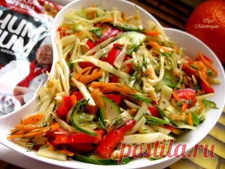 Салат по-корейски с капустой и овощами с обалденной заправкой 


Остренько и очень вкусно!









Купите на рынке у корейцев заправку для салата «Чим Чим» для салата из капусты с овощами.
Ингредиенты:
капуста — 400 граммморковь — 1 штукасвежий огурец — 1 штука…