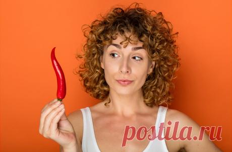 Перцовая маска 🌶 для роста волос: польза, как применять Не знаете, как сохранить здоровье волос зимой 👩? Воспользуйтесь перцовой маской, которую легко приготовить дома! За пару месяцев локоны отрастают на 5-6 см, становятся гладкими и блестящими.