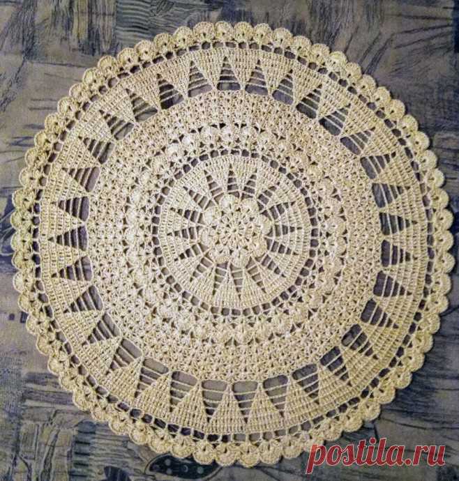 Круглая плотная салфетка