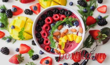 Смузи-боул: полезно, красиво и вкусно Смузи – это полезный и вкусный напиток из фруктов, ягод и овощей. А смузи-боул – это блюдо, которое похоже на смузи, но более густое и с топпингом. Как правильного его готовить?Полезные ингредиенты
Ко...