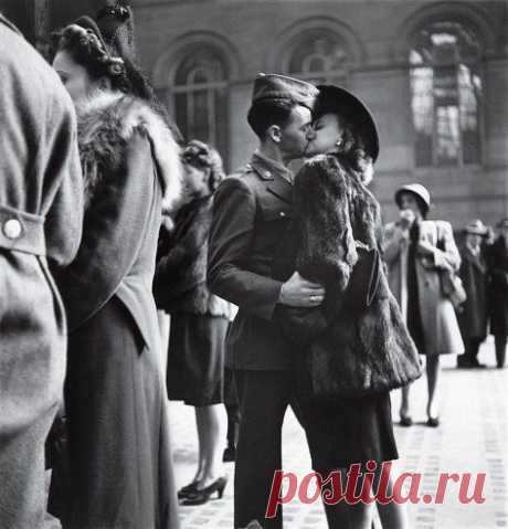 Прощание на нью-йоркском вокзале, апрель 1943 года. / Историческая справка
