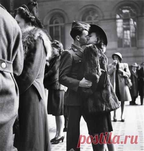 Прощание на нью-йоркском вокзале, апрель 1943 года. / Историческая справка