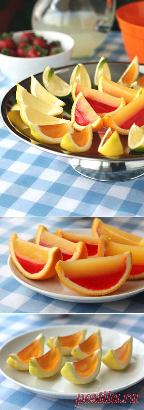How To Make Fancy Fruit Wedge Jelly Shots for Grown Ups | kirtsy