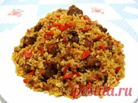 Как приготовить вкусный домашний плов
Сегодня я готовлю очень вкусный домашний плов и хочу поделиться с вами этим рецептом.  
Ингредиенты:
- Рис - 500 гр
- Мясо (свинина) - 500 гр
- Морковь - 500 гр
- Лук - 500 гр
- Чеснок - 1 головка
- Приправа для плова - 1 ст.л. с горкой
- Соль - по вкусу
- Растительное масло - 100 мл

Казан 3 литра.

Приготовление:
1. Для приготовления нам понадобятся: рис, мясо (у меня это свинина), морковь, лук, приправа для плова, чеснок, соль и рас...