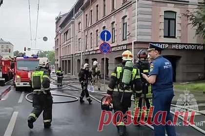 Клиника загорелась в центре российского региона