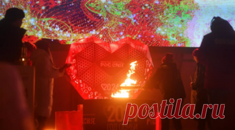 Огонь семейного очага «Сердце России» доставили ещё в ряд регионов России. Лампады с частицами Всероссийского семейного очага «Сердце России» доставили в Республику Алтай, Калужскую, Костромскую, Астраханскую и Томскую области, Приморский, Камчатский и Красноярский края, Республику Калмыкия и Еврейскую автономную область. Читать далее