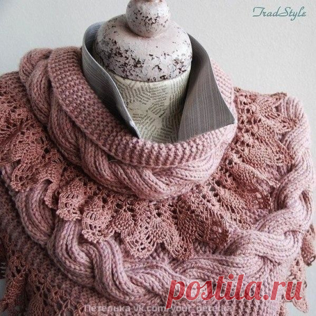 Большой шарф снуд. 

Отделан по кромке широким ручным кружевом из тонкой хлопковой пряжи. 
Кружево спадает лёгкими фалдами. 
Общая длина снуда 170 см 

Ширина 27 см (из них 7 см — ширина кружева) 

схема самого шарфа , нарисованная от руки 
еще маленькая деталь, там в конце ряда кромочная провязывается не изнаночной, как обычно, а лицевой, тогда край будет ребристый 
обратите внимание на нумерацию рядов в схеме