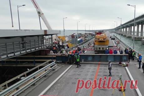 По Крымскому мосту перестанут пускать одну категорию автомобилей. С 11 декабря по Крымскому мосту перестанут пускать одну категорию автомобилей. Согласно сообщению Минтранса, ограничения будут распространяться на грузовики с грузоподъемностью более 1,5 тонн, в частности на автомобили типа «Газель». Легковые автомобили и автобусы будут проезжать в штатном режиме.