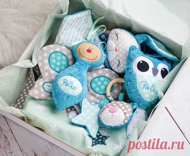 Zuzana Gibalova в Instagram: «Krabica plná hračiek pre chlapčeka #babydesign #babynursery #turquoise #mint #grey #handmadetoys #mywork #myoriginal #dnestvorim #hracka…» 276 отметок «Нравится», 14 комментариев — Zuzana Gibalova (@zuzug.design) в Instagram: «Krabica plná hračiek pre chlapčeka #babydesign #babynursery #turquoise #mint #grey #handmadetoys…»