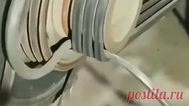 Мало кто знает как просунуть ремень