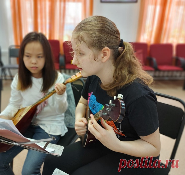 Уля Любезноваи Аяулым Мухтарова. 08.04.2022 г.