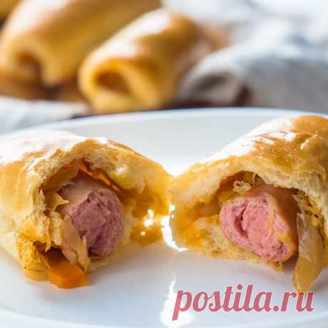 Пирожки с сосисками и тушеной капустой - Простые рецепты Овкусе.ру