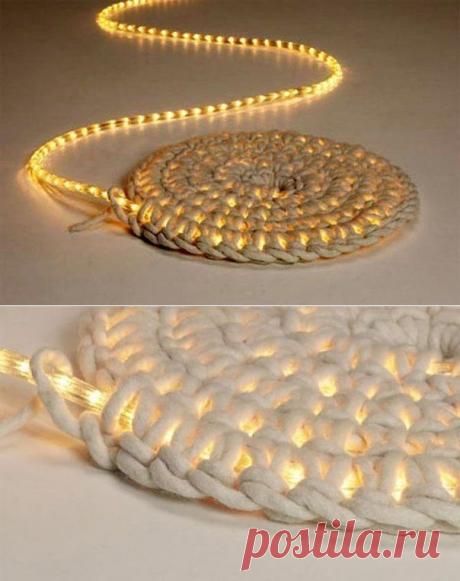 Хорошая идея: вяжем светящийся коврик / Рукоделие