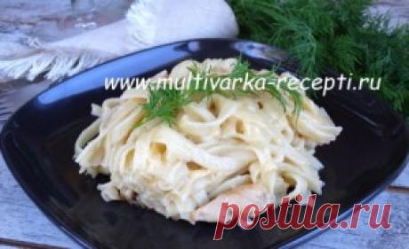 Кассероль с яичной лапшой, курицей и грибами в мультиварке Готовя кассероль традиционным способом, вам необходимо подготовить к запеканию все продукты по отдельности. Но благодаря мультиварке этот процесс значительно сокращается.