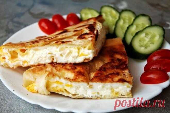 Яичница с сыром в лаваше.
