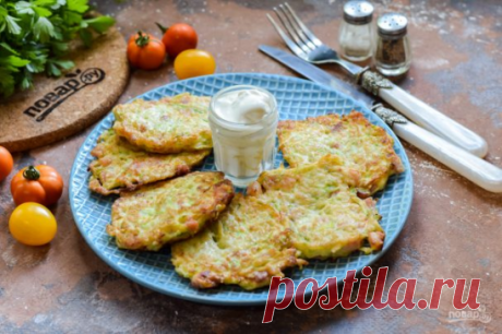 Оладьи из кабачков с беконом
Сегодня мы приготовим вкусные и очень аппетитные оладьи из кабачков с беконом. Такие оладьи получаются сочными, с ароматом и вкусом копченого бекона. Берите рецепт на заметку! 

Такие оладьи можно подавать к столу со сметаной и овощным салатом, получится отличный вариант обеда для семьи. Бекон у меня варено-копченый, если будете использовать свежий бекон, его лучше его сначала нарезать мелко, поджарить и только тогда добавить к кабачкам. Уверен...