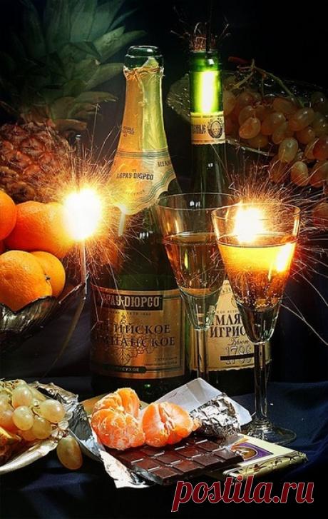 Как замечательно, что у нас есть традиция встречать Новый год дважды! Можно доделать все дела и праздновать! Главное, вовремя остановиться))) Не забудьте в полночь загадать желание – и оно обязательно исполнится!) С праздником вас! Со Старым Новым годом! Пусть сбудутся все мечты!!!)))))