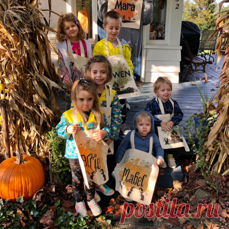 Chic And Affordable Matching Family Costume Ideas for Halloween 2024 - Hijab-style.com