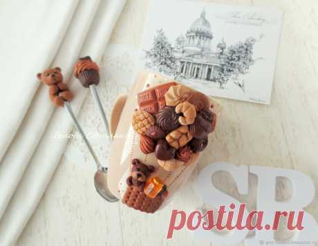 Купить Кружка Мишка на воздушном шаре + ложечка в интернет магазине на Ярмарке Мастеров Купить или заказать Кружка Мишка на воздушном шаре + ложечка в интернет магазине на Ярмарке Мастеров. С доставкой по России и СНГ. Материалы: кружка керамическая, полимерная глина. Размер: 10.5см, 350мл