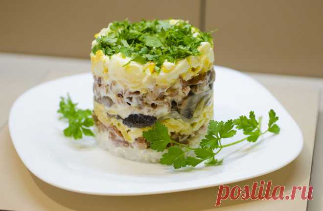 Диетический салат с куриной грудкой: 5 рецептов без майонеза