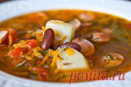 Суп из красной фасоли с сосисками