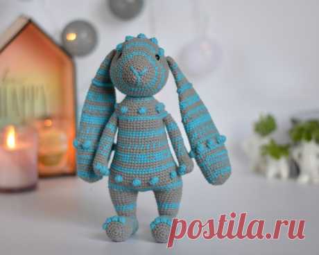 PDF Пасхальный Кролик крючком. FREE crochet pattern; Аmigurumi animal patterns. Амигуруми схемы и описания на русском. Вязаные игрушки и поделки своими руками #amimore - кролик к Пасхе, заяц, зайчик, зайчонок, зайка, крольчонок крючком.