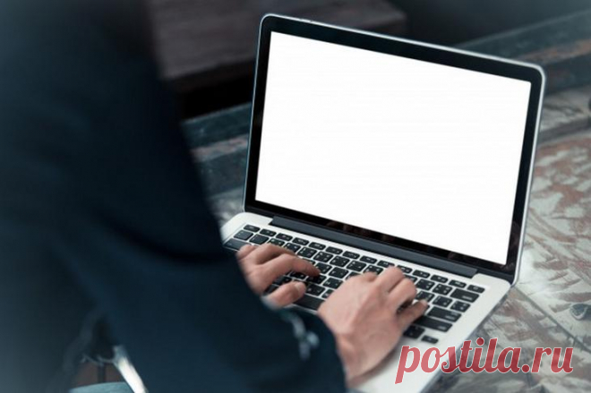 Белый экран на ноутбуке или телефоне – причины и способы решения проблемы Многие пользователи сталкиваются с появлением белого экрана на ноутбуке или мобильном устройстве (смартфон, планшет) во время их запуска или в определённые моменты функционирования девайсов.
Ввиду соб...