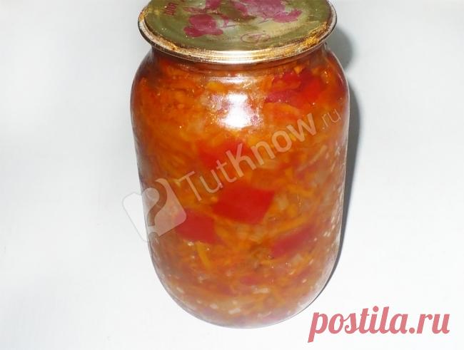 Салат из болгарского перца, помидоров, лука и моркови