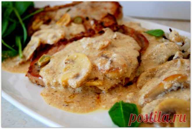 Ароматное свиное каре с шампиньонами.