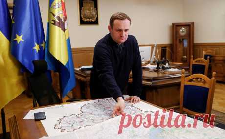 Зеленский назначил экс-главу Киевской ВГА замглавы президентского офиса. Тимошенко в декабре обвинили в использовании Porsche Taycan и проживании в доме бизнесмена, источник в Верховной раде назвал это «красной тряпкой» для Запада, настоявшего на увольнении. Место Тимошенко занял Алексей Кулеба