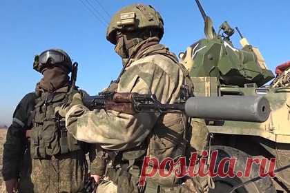 Минобороны России рассказало о пораженных военных объектах Украины. За сутки оперативно-тактической и армейской авиацией поражен 91 военный объект Украины. Об этом журналистам сообщил официальный представитель Минобороны генерал-майор Игорь Конашенков. Он добавил, что в течение дня также было уничтожено три украинских беспилотника над Балаклеей, Киевом, Черниговом.