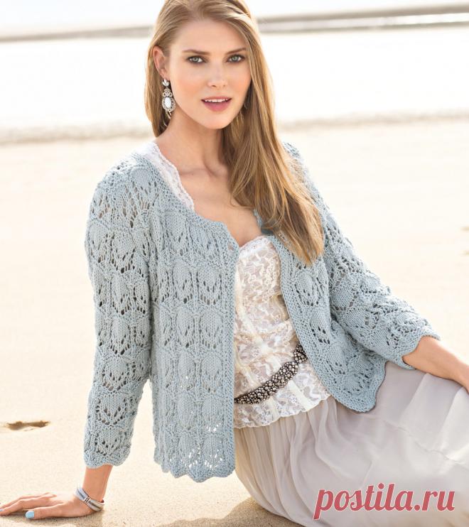 Жакет с кружевным узором
Аккуратный жакет, связанный филигранным кружевным узором. выглядит невероятно женственно и утонченно.