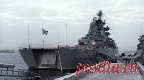 После ремонта и модернизации: российский крейсер «Адмирал Нахимов» приступил к заводским ходовым испытаниям. Тяжёлый атомный ракетный крейсер «Адмирал Нахимов» приступил к ходовым испытаниям после окончания ремонта и модернизации, сообщил ТАСС со ссылкой на источник в судостроительной отрасли. Отмечается, что сейчас корабль находится на станции безобмоточного размагничивания. Опрошенные RT эксперты полагают, что этот этап испытаний завершится весной 2025 года. При этом, как сообщалось ранее, в…