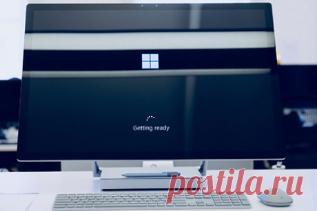 Названы причины отказа от Windows 11. Windows 11 является недостаточно стабильной для установки на большинство компьютеров. По словам журналиста Мэтта Хэнсона, обычным пользователям продуктов от Microsoft стоит крайне осторожно обновляться до новой ОС. Одной из причин специалист назвал отсутствие стабильности: на этапе запуска крупные ОС обычно имеют баги.