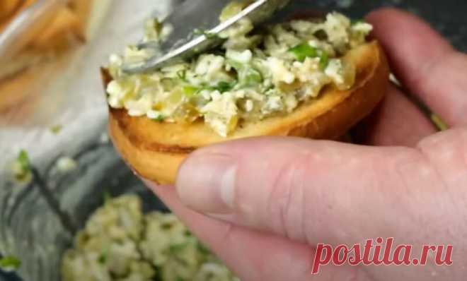Намазка из 90-х, которая раньше была на каждой гулянке. Незаслуженно забытый рецепт
