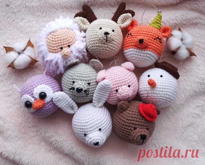 PDF Ёлочные игрушки крючком. FREE crochet pattern; Аmigurumi toy patterns. Амигуруми схемы и описания на русском. Вязаные игрушки и поделки своими руками #amimore - елочные украшения, игрушки на ёлку ёлочные шары, Новый год.