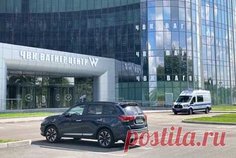 В Кремле отказались комментировать сумму госконтракта с ЧВК «Вагнер». Пресс-секретарь президента России Дмитрий Песков не стал комментировать информацию о том, что ЧВК «Вагнер» и группа компаний «Конкорд» Евгения Пригожина получили от государства около 1,7 триллиона рублей по контрактам. Ранее такая сумма была озвучена телеведущим Дмитрием Киселевым в программе «Вести недели».