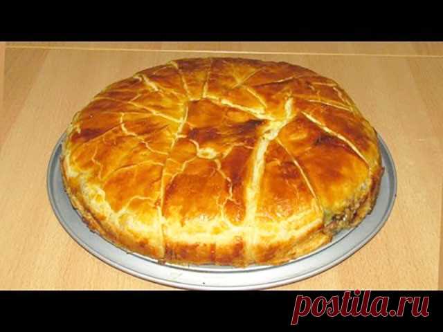 Мясной Греческий Пирог! Очень интересный рецепт пирога из лоскутков слоеного теста, сам пирог получается необычайно вкусным, сытным и очень ароматным.