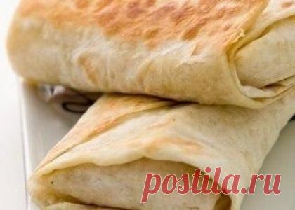 Конвертики из лаваша с сыром и помидором