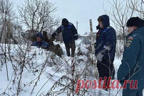 В российском селе рухнула водонапорная башня. В селе Сенцово Липецкой области рухнула водонапорная башня. Пострадавших не обнаружено. Сооружение, по предварительной версии, упало под тяжестью льда. К этому могла привести неправильная эксплуатация объекта. Из-за обрушения конструкции село осталось без воды, для нужд жителей организован бесплатный подвоз.