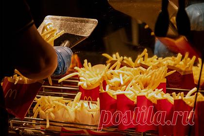 Раскрыты изменения в привычках россиян за время пандемии. Число россиян, ведущих здоровый образ жизни, сократилось на шесть миллионов человек за два года пандемии коронавируса. При этом курильщиков за это время стало больше. Об изменениях в привычках россиян говорится в исследовании международной консалтинговой компании FinExpertiza, поступившем в редакцию «Ленты.ру».