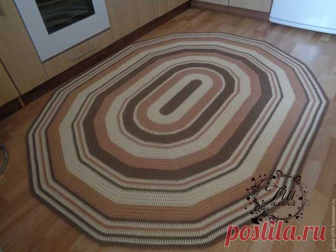 Вязаный ковер 