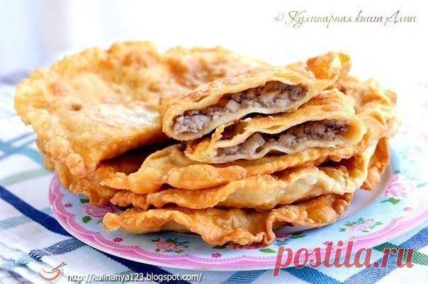 Чебуреки на кефире 

Ингредиенты: 
- 1 ст. кефира - 1 яйцо - соль по вкусу - муки сколько возьмет Приготовление: 1. В миску вылить кефир, добавить яйцо, соль. Взбить вилкой. Постепенно добавлять муку и мешать 


2. Когд…