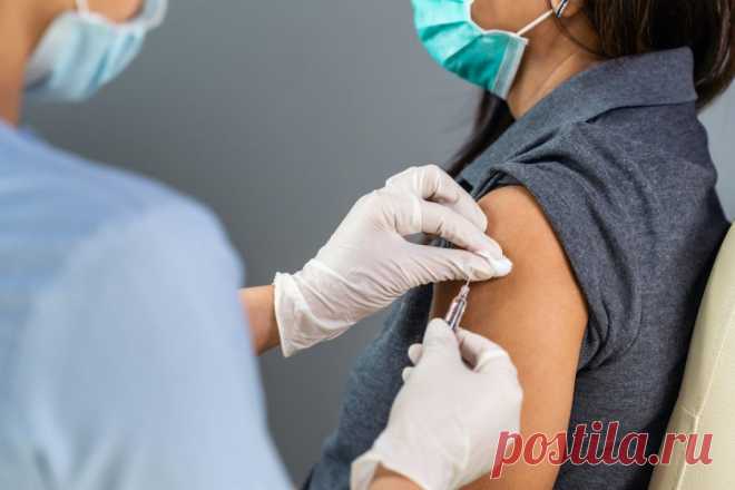 Судороги, паралич лица и даже смерть: эксперты прокомментировали последствия вакцинирования