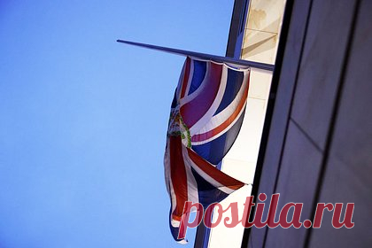 Британцы предложили выслать шокировавшую их украинскую беженку. Британцы возмущены поведением беженки с Украины, которая высказала недовольство из-за соседства с мусульманами в Бирмингеме, где ее приютила местная жительница. В комментариях к сюжету телеканала Channel 4 про эту историю, пользователи сети предлагают украинке уехать обратно в свою страну.