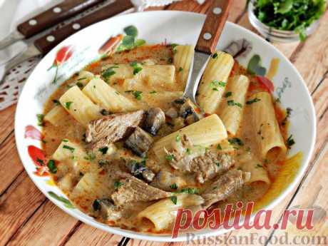 Густой суп "Бефстроганов" с макаронами и грибами - роскошный, невероятно ароматный, сытный