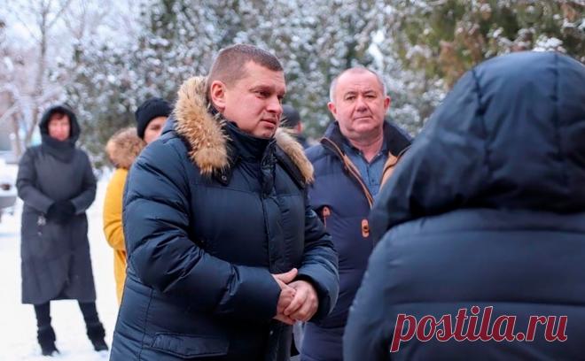 Получивший выговор от Аксенова мэр Евпатории подал в отставку. Глава региона критиковал градоначальника за срыв сроков благоустройства общественных и дворовых территорий, а также за проблемы с мусором, сквозь который «не видно даже трамвайные пути»